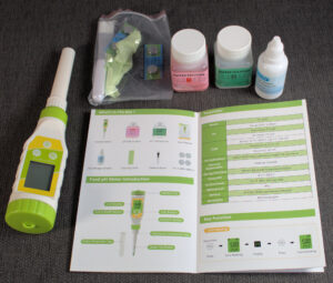 Contents that come with the pH meter.